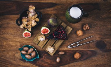 Vegan pasta chia tohum, quinoa, avokado.