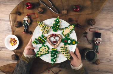 Lezzetli Noel gingerbread çerezleri
