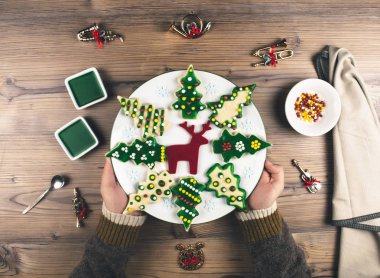 Lezzetli Noel gingerbread çerezleri.