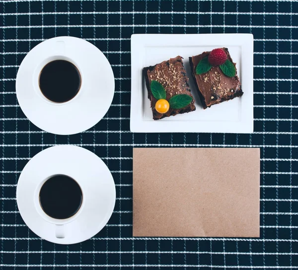 Ev yapımı vegan kek kahve.