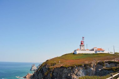 Deniz feneri ve kayalıklarla, Cape St. Vincent.