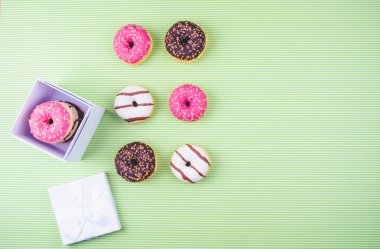 Buzlanma ile kaplı çörek.