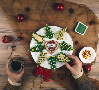 Lezzetli Noel gingerbread çerezleri.