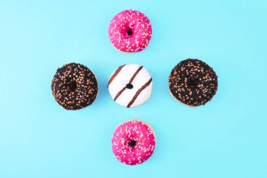 Buzlanma ile kaplı çörek.