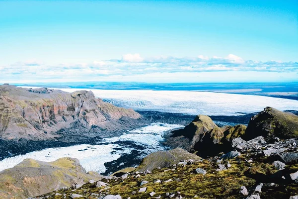 Paesaggio con ghiacciaio delle montagne in Islanda . — Foto Stock