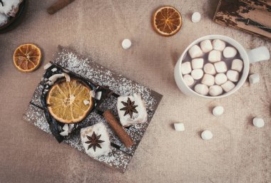 Noel kompozisyon: Noel hediye ile dekorasyon.