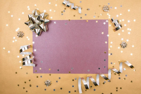 Decoraciones navideñas sobre textura de papel morera . —  Fotos de Stock