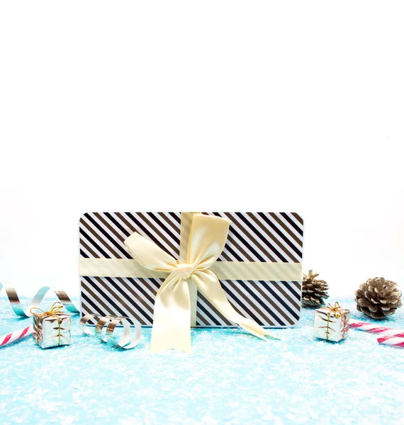 Fondo de Navidad con cajas de regalo. — Foto de Stock