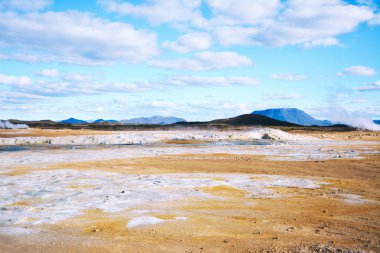 Fumarole alanında namafjall, İzlanda.