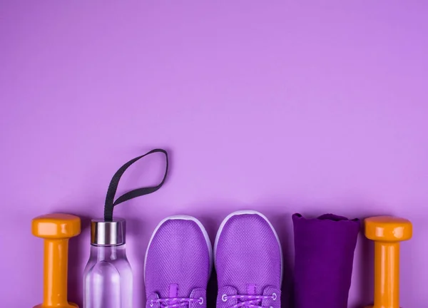 Creative flat lay of sport and fitness equipments — Stock Photo, Image