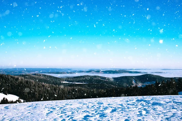 Winterlandschaft in den Bergen. — Stockfoto