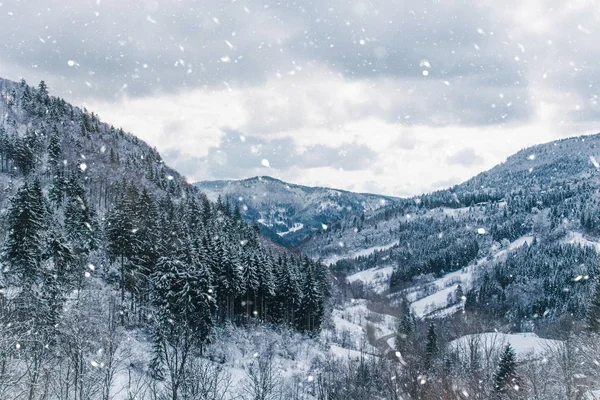 Vinterlandskap i fjällen. — Stockfoto