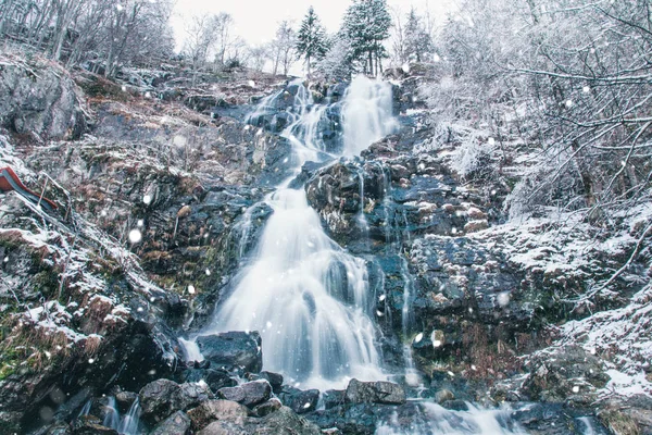 Todtnauer Wasserfälle im Winter. — Stockfoto