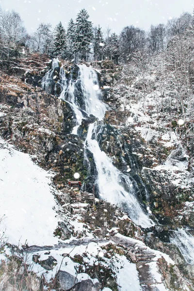 Todtnauer Wasserfälle im Winter. — Stockfoto