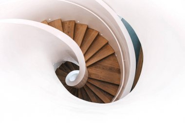 Modern spiral merdivenler.