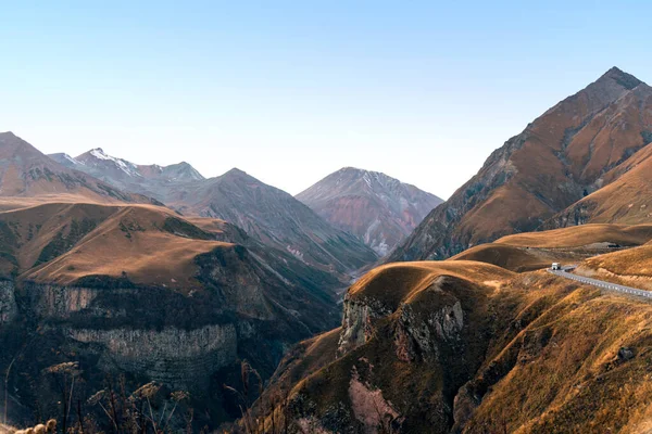 Prachtig Georgisch berglandschap. — Stockfoto