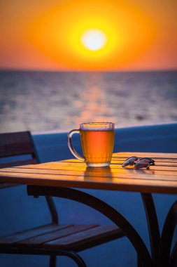 Bira ile deniz bokeh