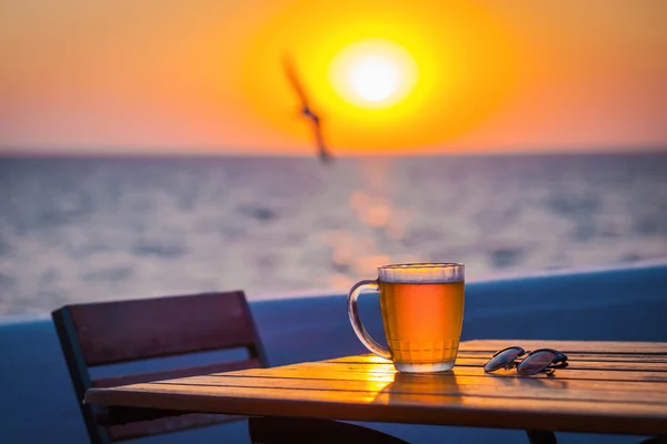 Bira ile deniz bokeh