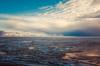 Donmuş denizde güzel düşüş.