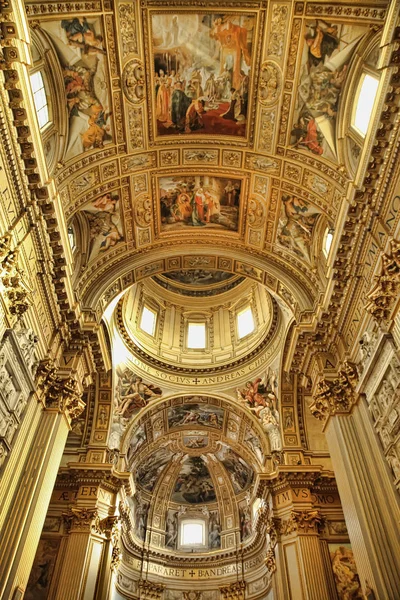 ROMA, ITÁLIA, ABRIL 11, 2016: O fresco na cúpula da igreja — Fotografia de Stock