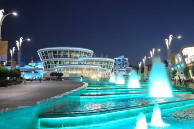 Aşgabat, Türkmenistan - 22 Eylül 2017: Gece görünümü 