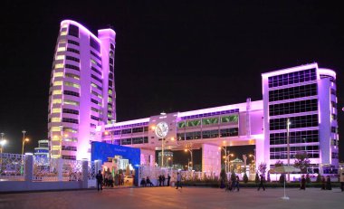 Aşgabat, Türkmenistan - 22 Eylül 2017: Gece görünümü 