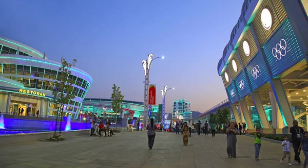 Ashgabat, Turcomenistão - 24 de setembro de 2017: Vista noturna do — Fotografia de Stock