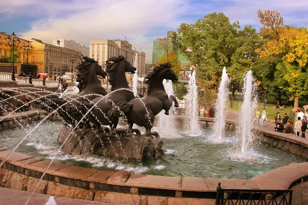 MOSCOW, RUSSIA - September 18, 2017: Fountain Four seasons at th — Stock Photo, Image