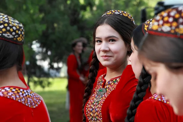 Ashgabat, Turkmenistan, 25 května 2017: Portrét neznámé FEM — Stock fotografie