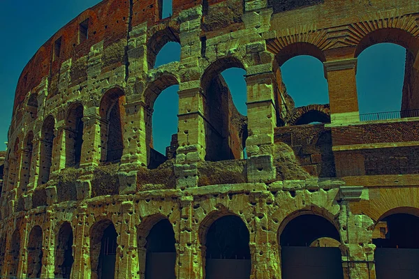 Ancient roman colosseum in Rome, Italy. — Stock Photo, Image