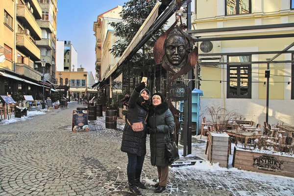 Bukareszt Rumunia Stycznia 2019 Dwóch Turystów Robi Sobie Selfie Tle — Zdjęcie stockowe