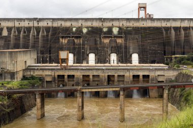 Bölüm Itaipu Barajı