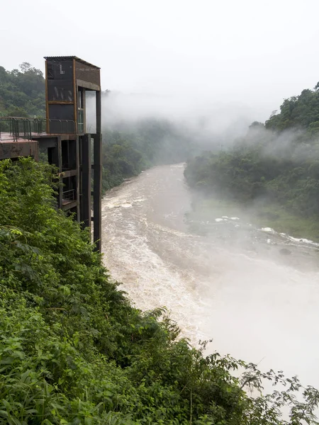 Paraguay Nehri, Asansör