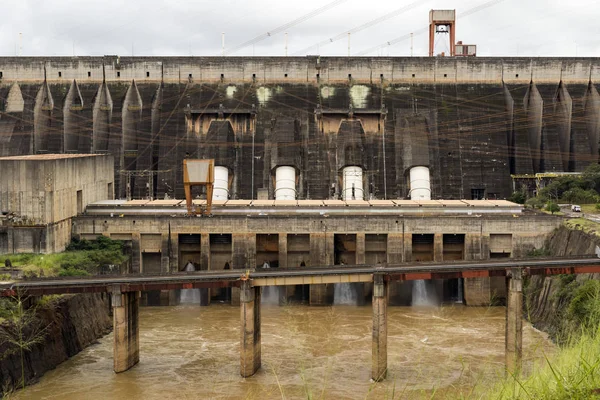 Bölüm Itaipu Barajı
