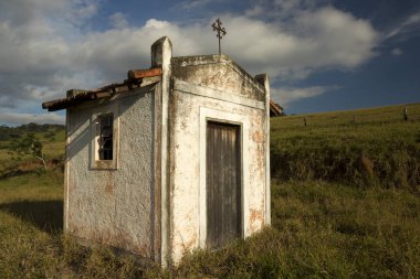 sao paulo - geniş açı dikey kırsalında küçük beyaz Şapel