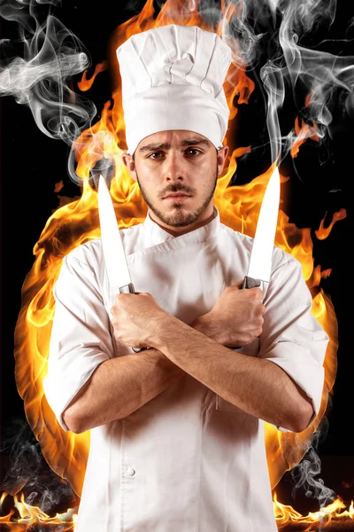Koch in den Flammen — Stockfoto
