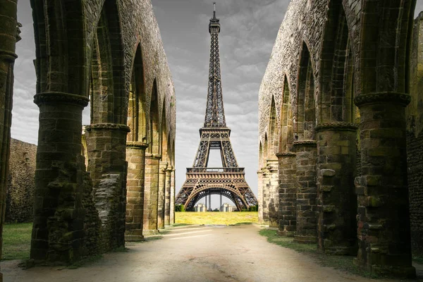 Extraña Torre Eiffel —  Fotos de Stock