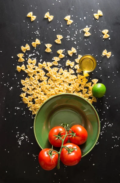 Preparazione di un piatto di pasta italiano — Foto Stock