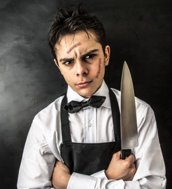 Genç Şef bıçak ile