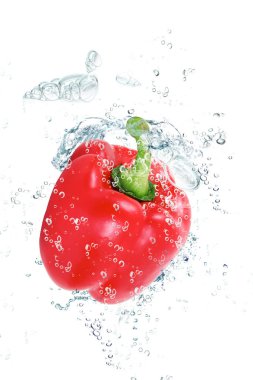 suya düşen taze biber