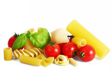 İtalyan makarna domates ile