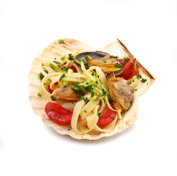 Włoski makaron z małżami w powłoce — Zdjęcie stockowe