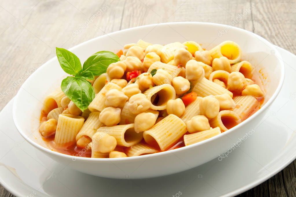 pasta and chickpeas soup