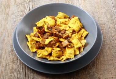 mantı makarna mantar ile