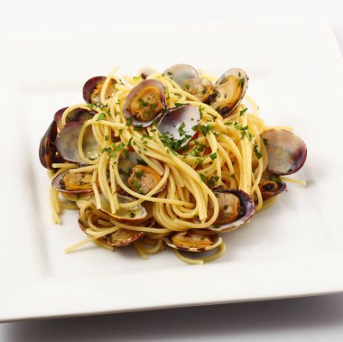 istiridye ile İtalyan spagetti