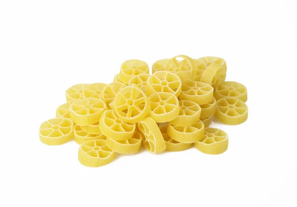 Pasta italiana su sfondo bianco — Foto Stock