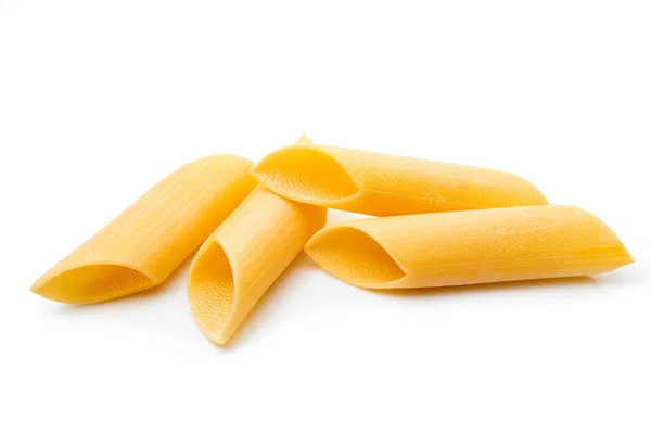 Italiensk pasta på vit bakgrund — Stockfoto