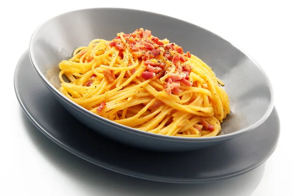 İtalyan spagetti carbonara soslu