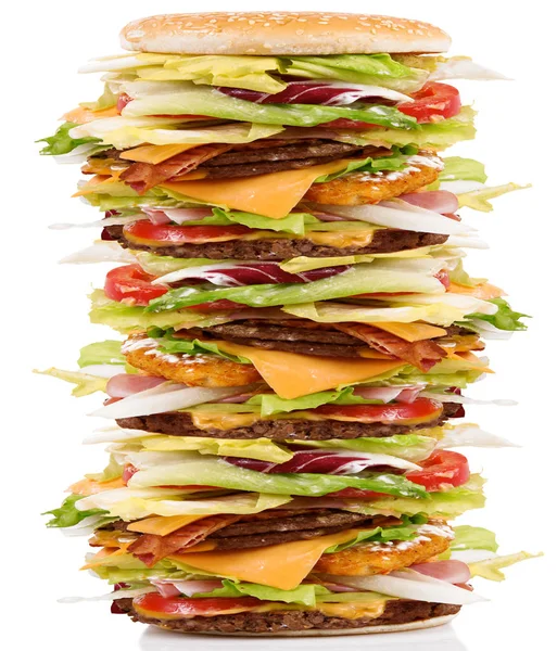 Большой сэндвич с салатом и гамбургером — стоковое фото
