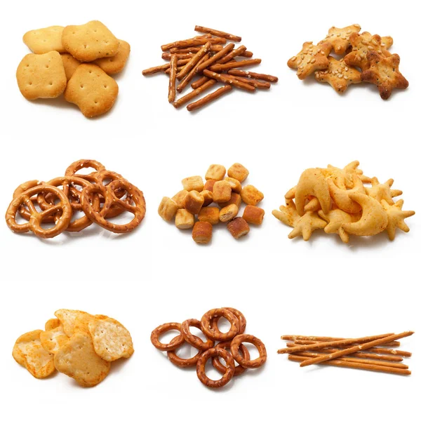 Beyaz arkaplanda krakerler